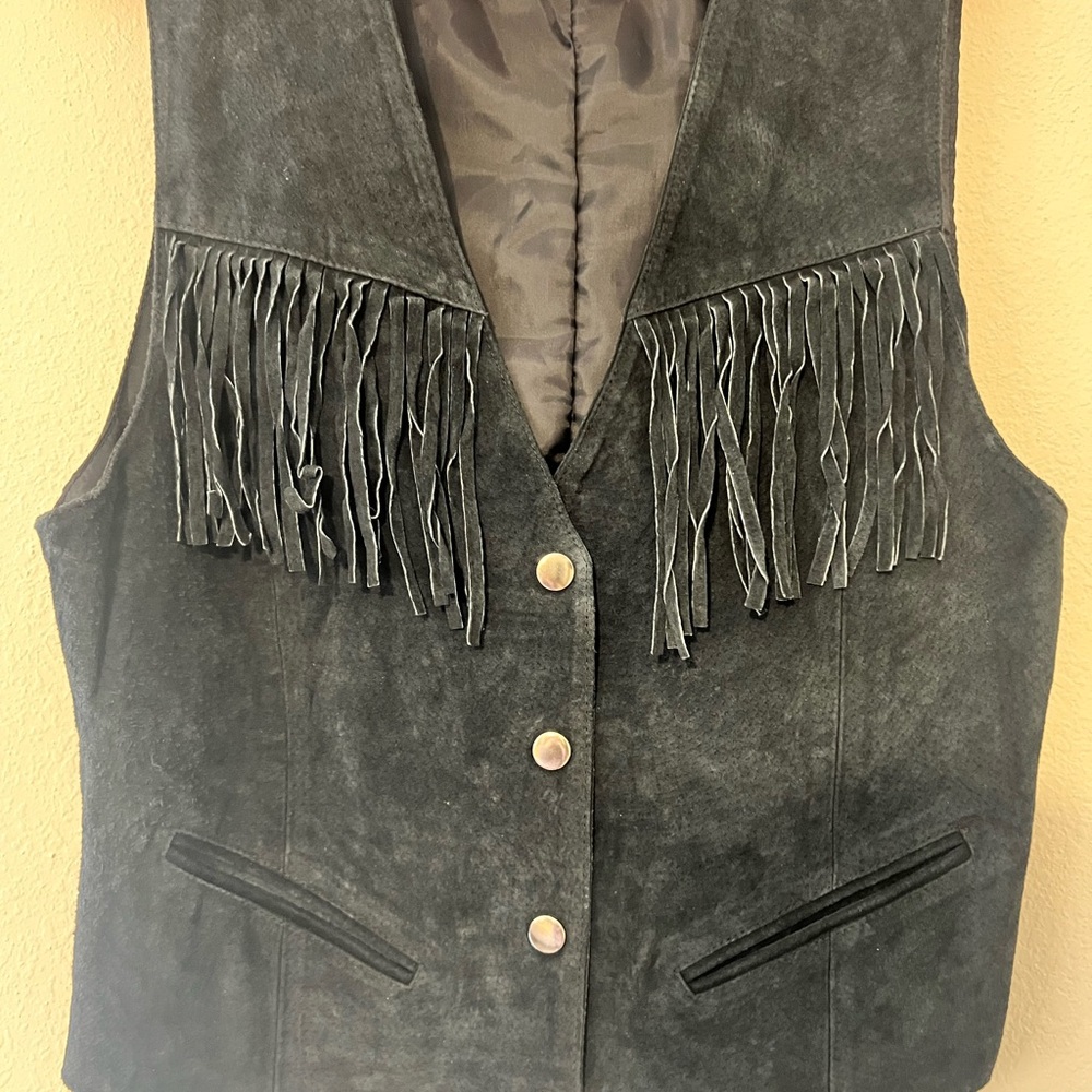 Black 100% leather Fringe Vest - Picture 2 of 5